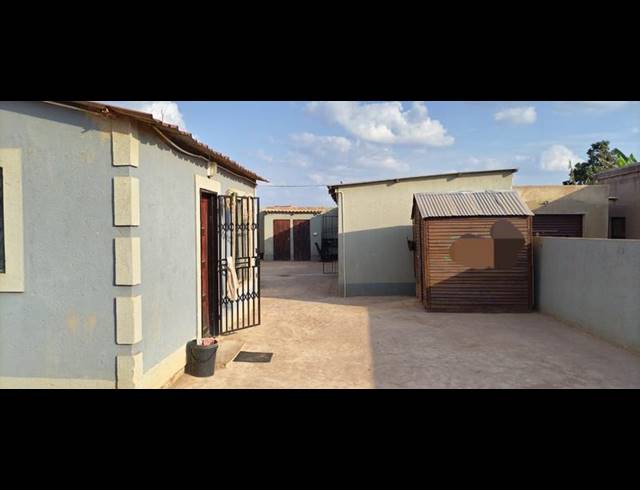 2 BEDROOM HOUSE FOR SALE IN SOSHANGUVE SOUTH